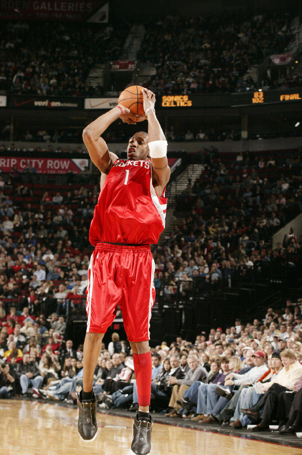 每体：拉波尔塔表示与梅西关系正常，这种关系实际上不存在（每体：拉波尔塔称与梅西关系正常，实则无此关系）