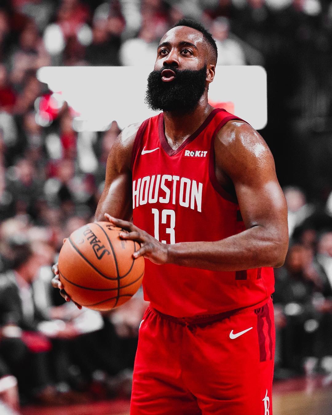 欧冠半场：科纳特进球被吹，蓝黑军伤2将，国米0-0利物浦（欧冠半场战报：科纳特进球被判无效，蓝黑军两人受伤，国米暂0-0利物浦）