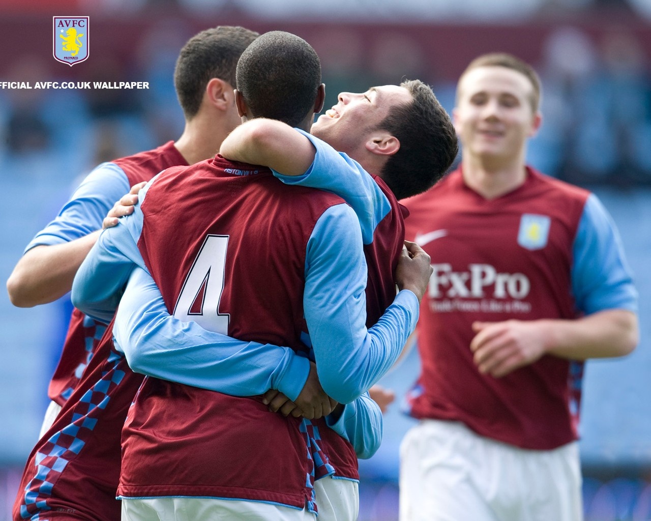 大博阿滕：我去巴萨得征得梅西的同意；夸他是谎言我喜欢C罗（博阿滕：去巴萨需梅西同意；否认夸梅西 自称更喜欢C罗）