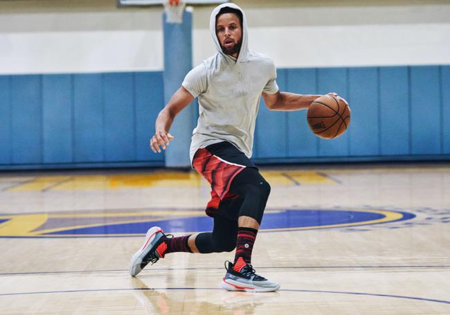 西甲第16轮红黑榜：西班牙集泡面头双星，拉菲尼亚生日快乐（西甲16轮红黑榜：西班牙泡面头双星抢镜，拉菲尼亚喜迎生日）