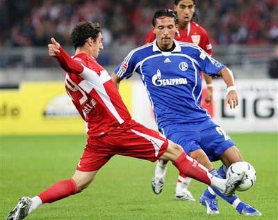 曼联vs伯恩茅斯：B费、芒特首发，马奎尔、卢克-肖出战（曼联战伯恩茅斯：布鲁诺-费尔南德斯与芒特先发，马奎尔、卢克-肖登场）