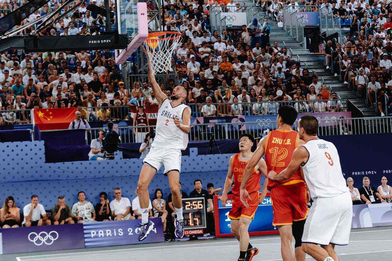 加蓬足协：奥巴梅扬左大腿后侧受伤，将缺席与喀麦隆的揭幕战（加蓬足协通报：奥巴梅扬左大腿后侧受伤，无缘对喀麦隆的揭幕战）