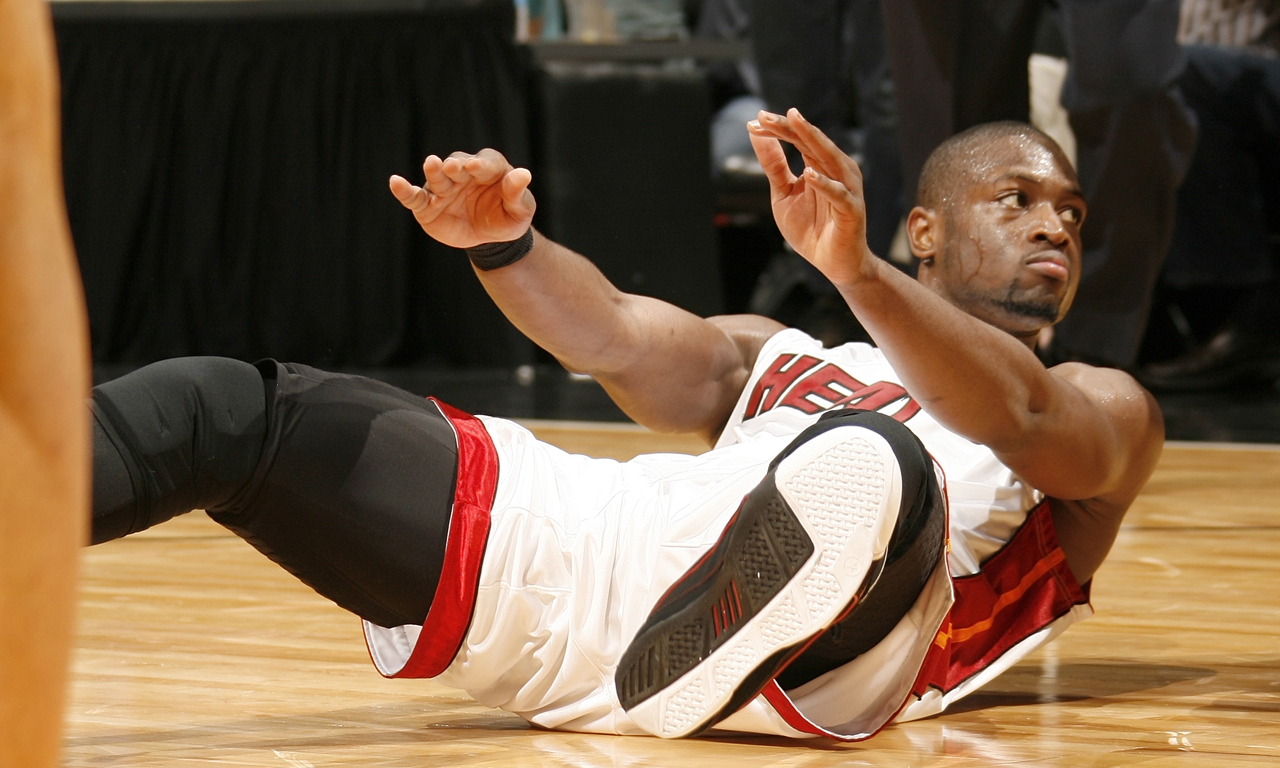 为队友发声，诺阿-朗社媒转发内雷斯捧杯照片并圈了安切洛蒂（诺阿-朗为队友发声：社媒转发内雷斯捧杯照并艾特安切洛蒂）