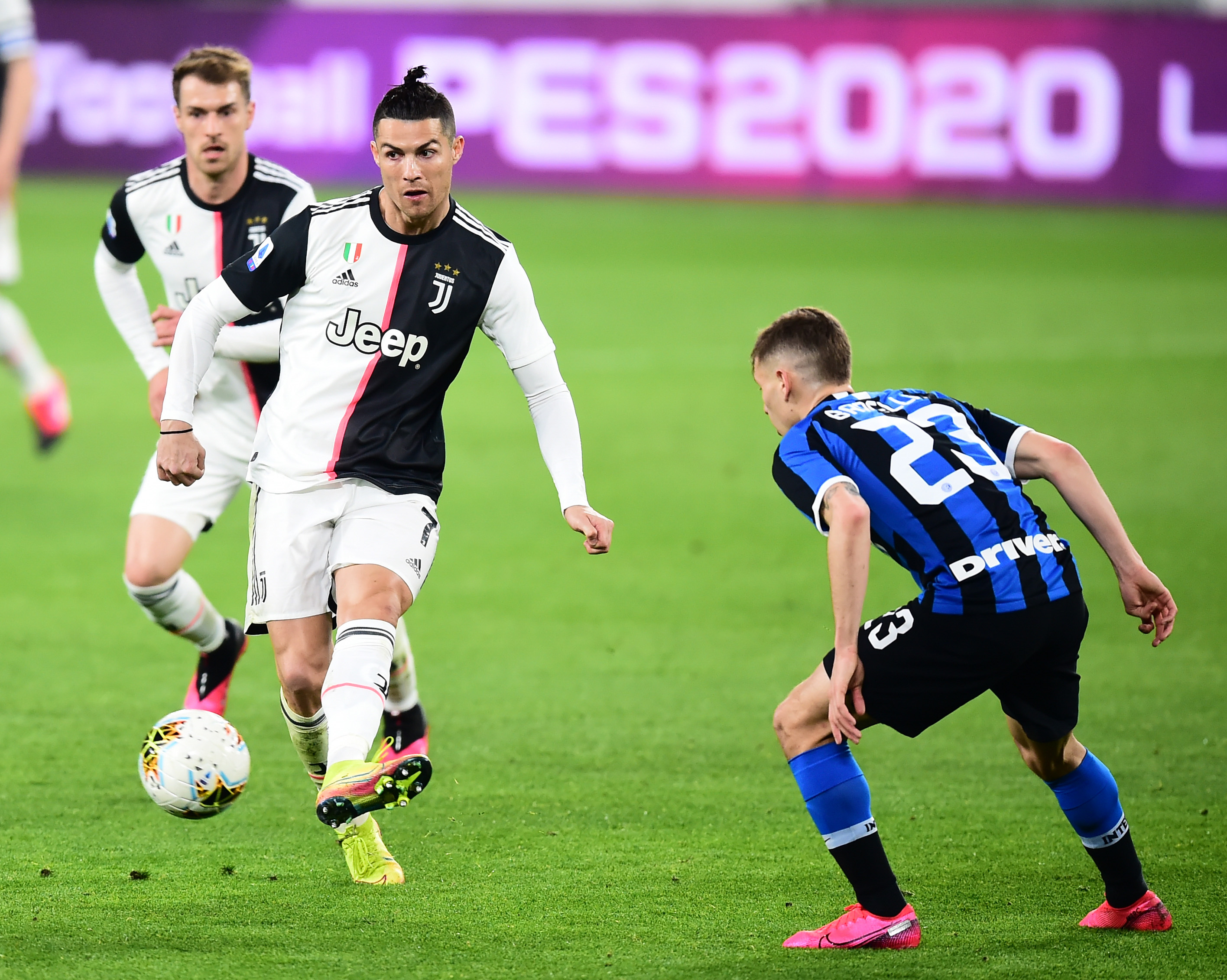 先发制人！西亚卡姆开场3中3独得9分 率队打停凯尔特人（强势开局！西亚卡姆三投全中轰下9分 率队迫使凯尔特人暂停）