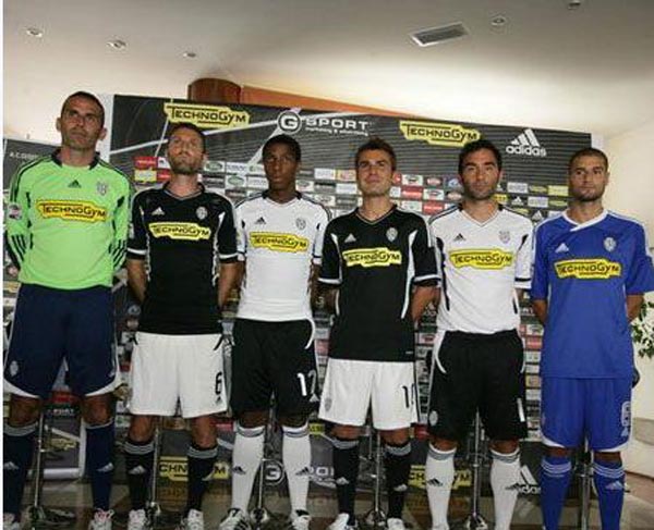 篮球篮网球队更换战术，提高进攻效率（篮网调整战术布局，进攻端效率大幅提升）