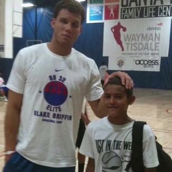 传记作者：亚马尔早期对莱万很不满，后来明白对方是想帮自己（传记作者：亚马尔曾对莱万不满，后知其为善意相助）