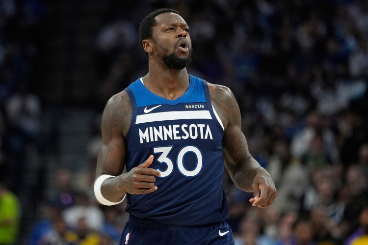 阿坎吉：为球队服务最重要；最想要队友的能力？泽林斯基的技术（阿坎吉：团队至上，最想拥有泽林斯基的技术）