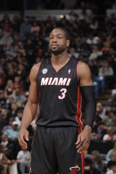 世体：因巴萨官方APP问题，约2000人无法下载门票进入球场（世体：巴萨官方App故障致约2000名球迷无法下载门票入场）