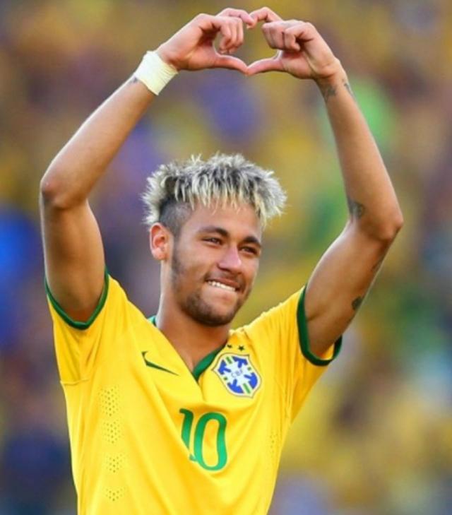 2025中超最佳阵容：蓉城4人入选，法比奥等8名外援在列（2025中超最佳阵容揭晓：蓉城4将入选，含法比奥在内共8名外援）