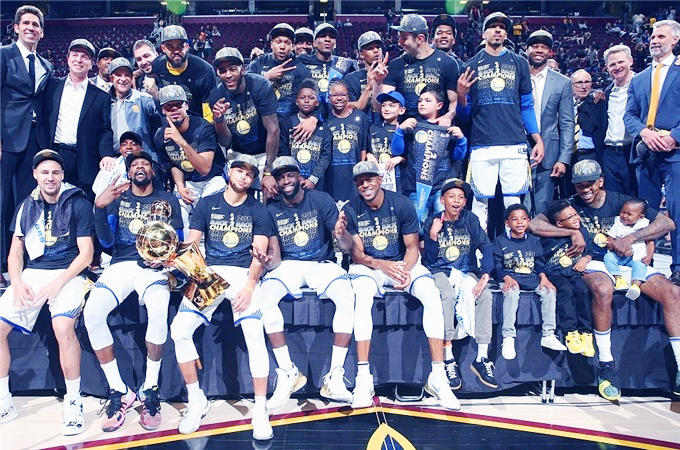 韩镕泽：赢下这场比赛是靠全队的信念，感谢球迷这一年的支持（韩镕泽：靠全队信念拿下胜利，感谢球迷一年以来的支持）