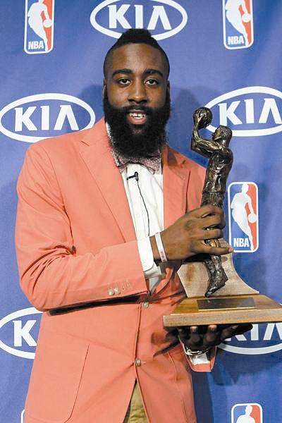 青岛半场三分命中率高达60%，六名球员有外线得分（青岛半场外线火热：三分命中率60%，六人有远投进账）