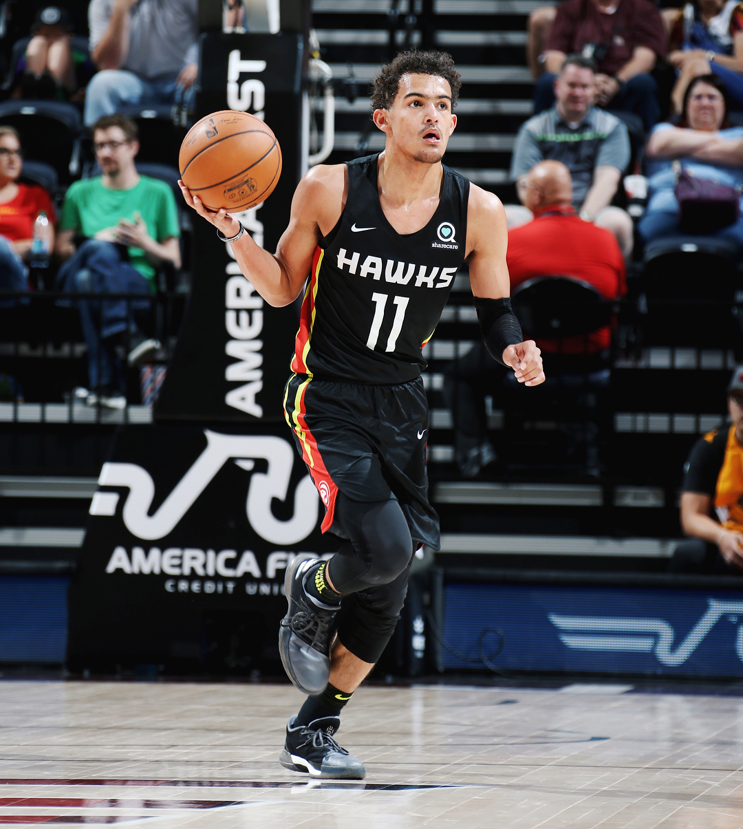 文班亚马“火锅”超燃集锦！连续100场盖帽实属不易！（文班亚马火锅高燃集锦：连续百场送帽，难能可贵！）